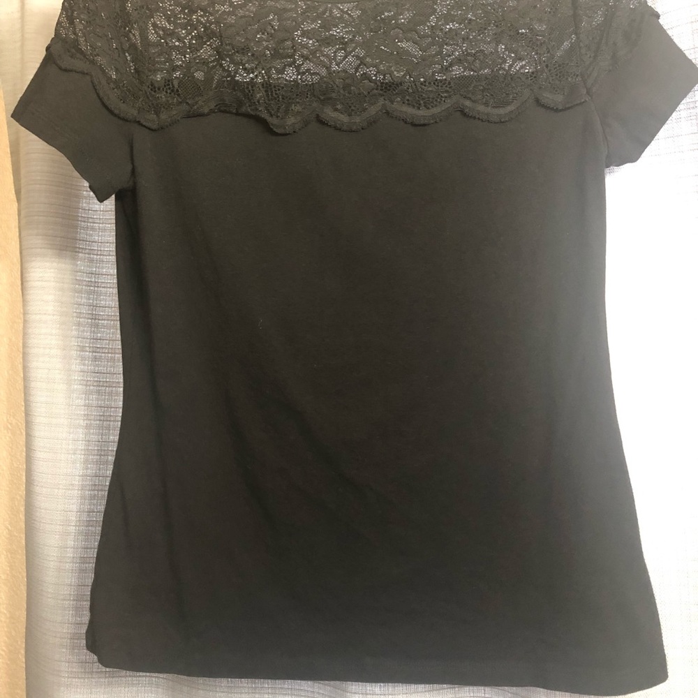 5for$25 Black top with lace